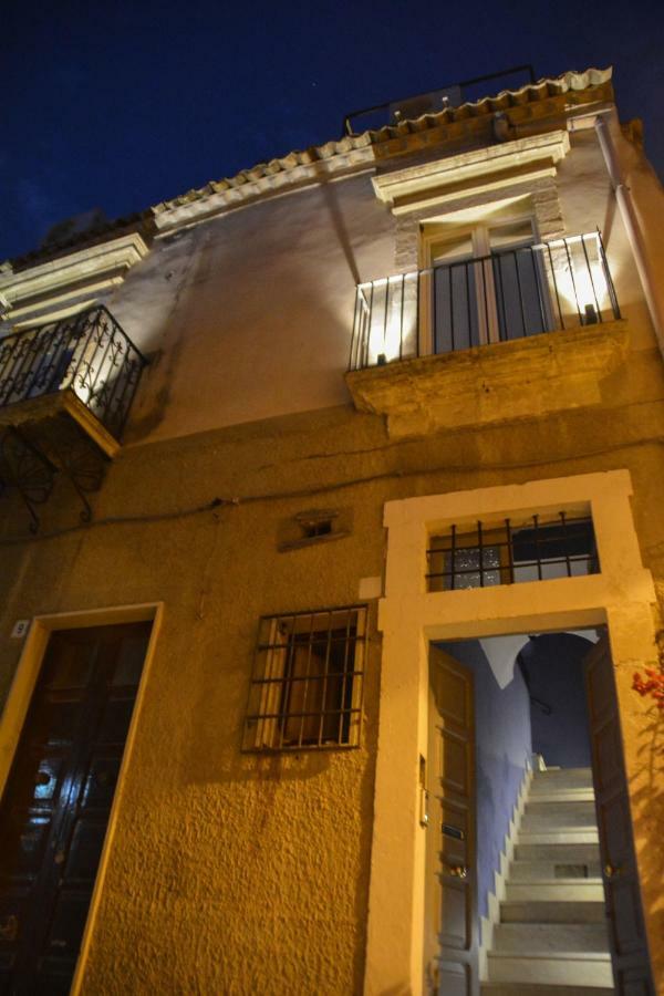 Zioli Acomodação com café da manhã Noto Exterior foto